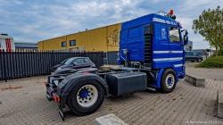 20251019-Tom-Holding-00393